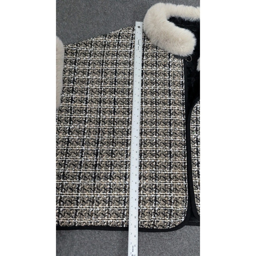 Vince Camuto Poncho Womens OSFA Black Cream Faux Fur Toggle Old Money Luxury - Picture 10 of 14